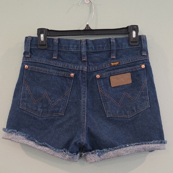 Wrangler Blue Jean Shorts with Distressed Frayed Hem Size 29/8 - Picture 4 of 11